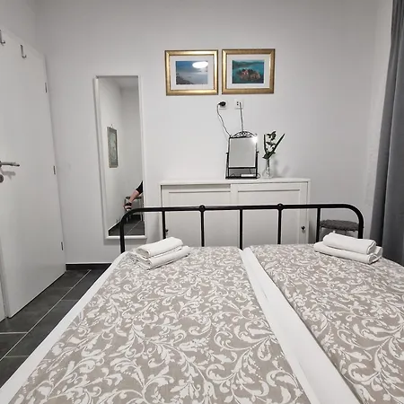 Luca Apartament *