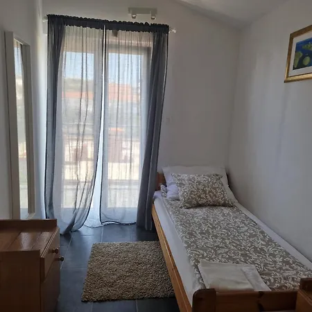 Luca Apartament *